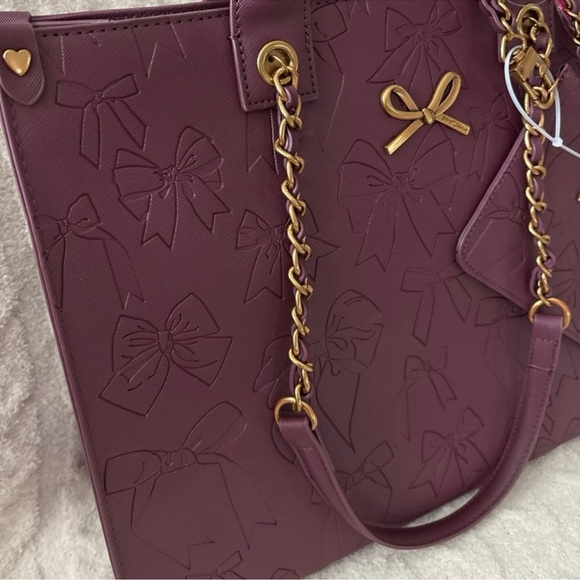 Betsey Johnson XOKIARA2 large cherry/burgundy tote - Picture 10 of 12